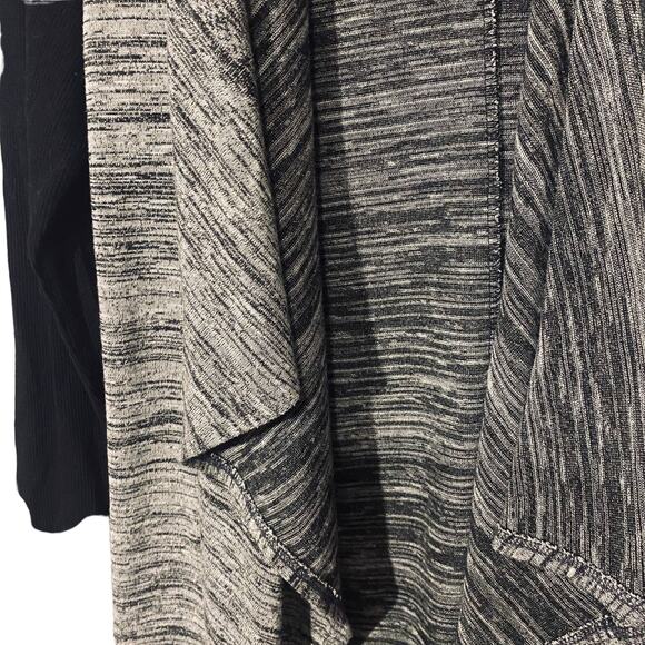 R2D Black & Gray Color Block Waterfall Draped Front Opened Cardigan Women Sz S - Picture 3 of 7